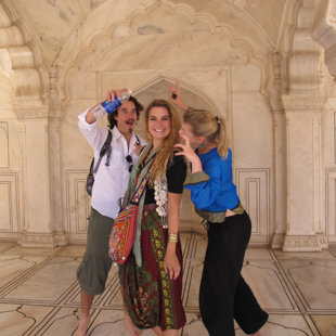 Taj mahal with tourist 